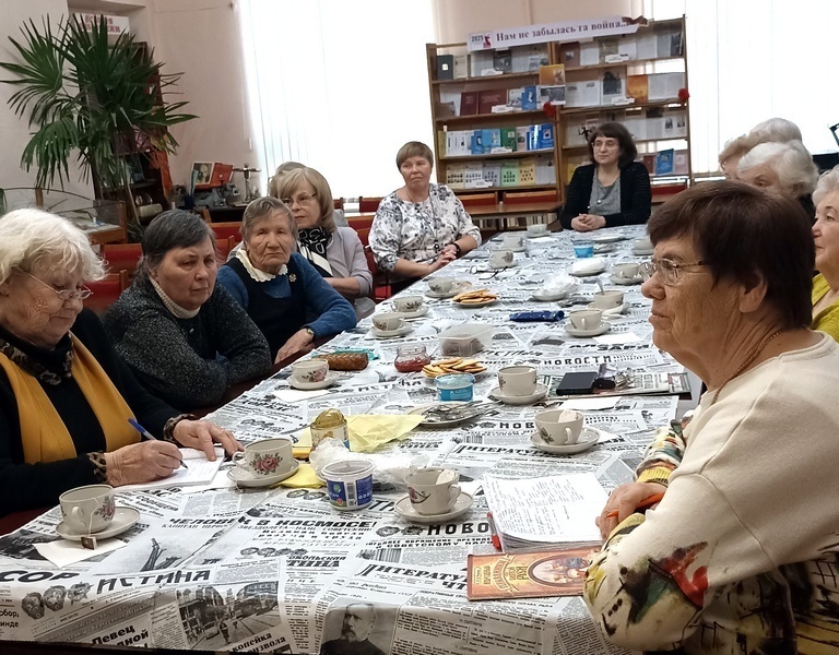 в Литературной гостиной центральной библиотеки состоялось мероприятие Масленичный разгуляй.