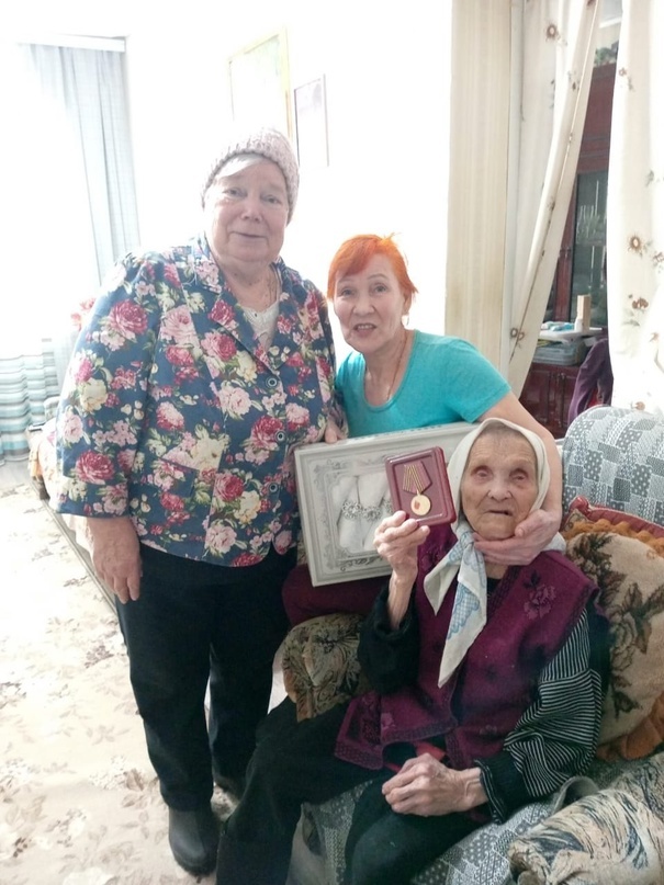 В соответствии с Указом Президента продолжаем вручать юбилейные медали &quot;80 лет Победы в Великой.