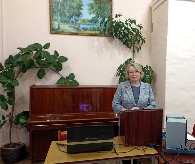 Встречи в Литературной гостиной в центральной районной библиотеке..