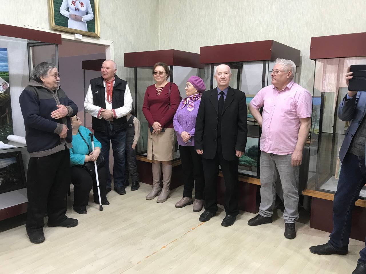 Выставка «Палитра Марий Ушем» открылась в Яранском краеведческом музее..