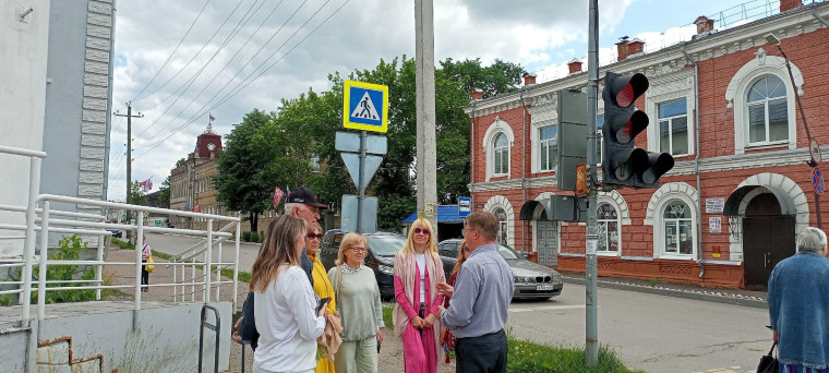 18 июня для гостей из города Кирова была проведена экскурсия «По улицам старого города».. 18 июня для гостей из города Кирова была проведена экскурсия «По улицам старого города»..